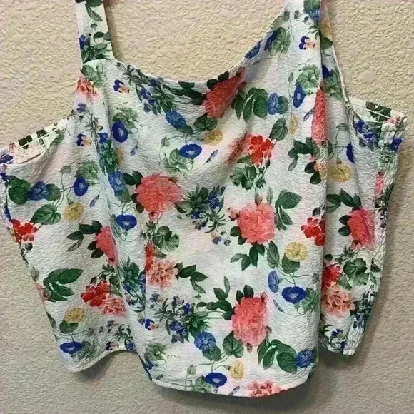 Floral tie strap Old Navy Tank sz 2x plus size flowers flowy smocked summer - Picture 2 of 6